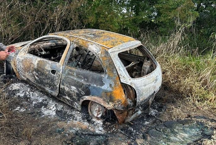 carro incendiado