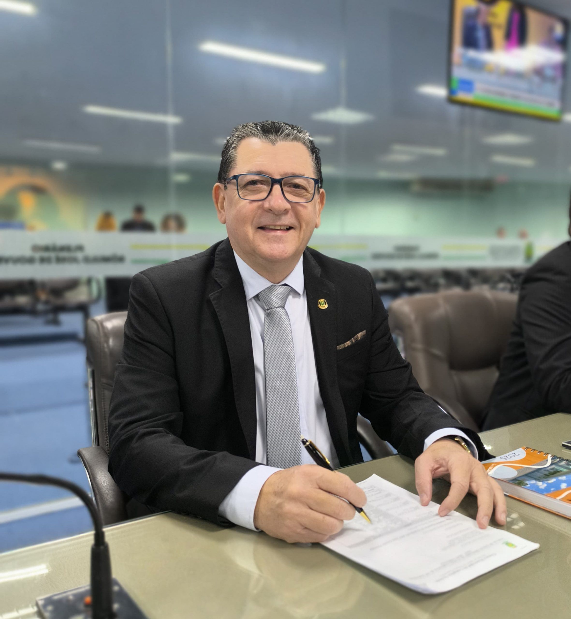 Vereador propõe projeto que condiciona contratos públicos ao pagamento em dia de salários de terceirizados em Campina Grande