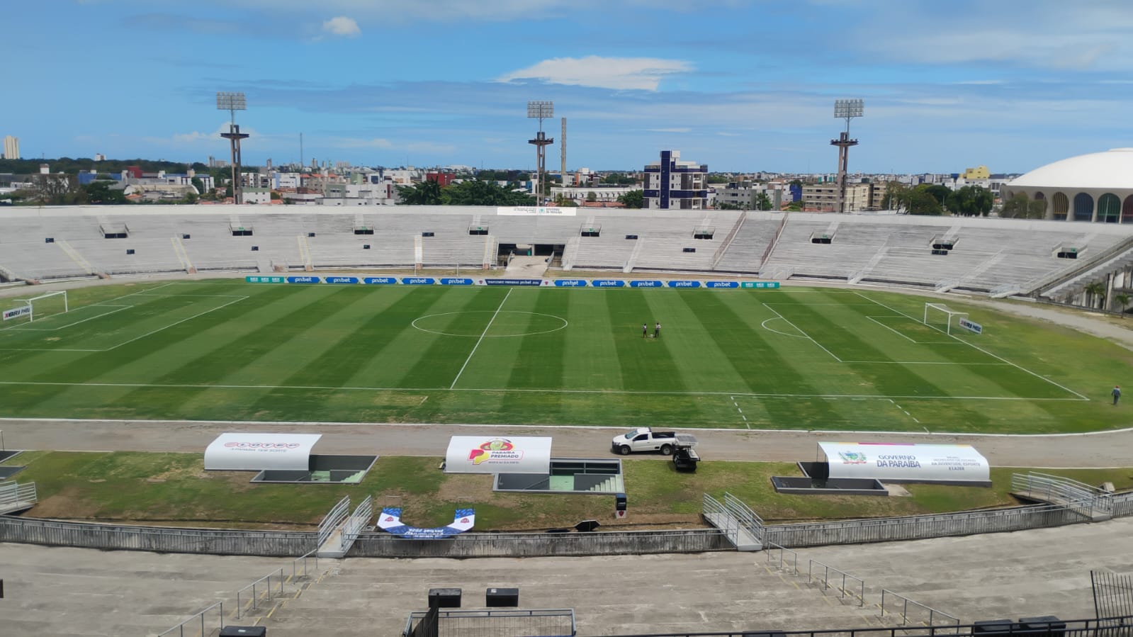 Imagens mostram gramado do Almeidão antes de duelo entre Botafogo-PB e Sousa