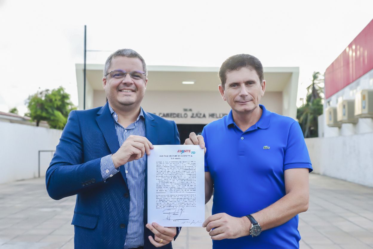 Edvaldo Neto e Edglei Ramalho registram candidatura para disputar a Prefeitura de Cabedelo