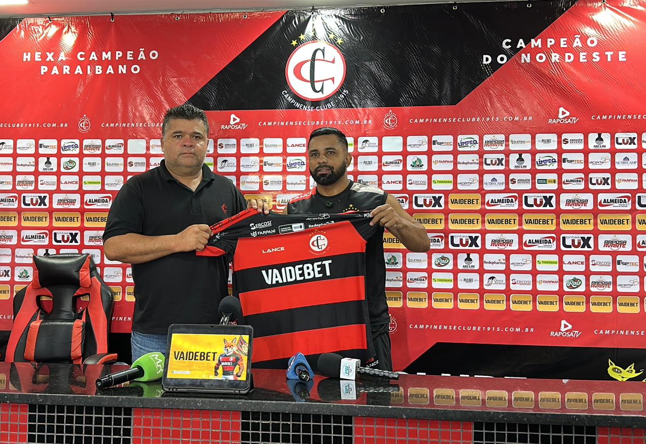 Campinense apresenta o meia Alex Barros