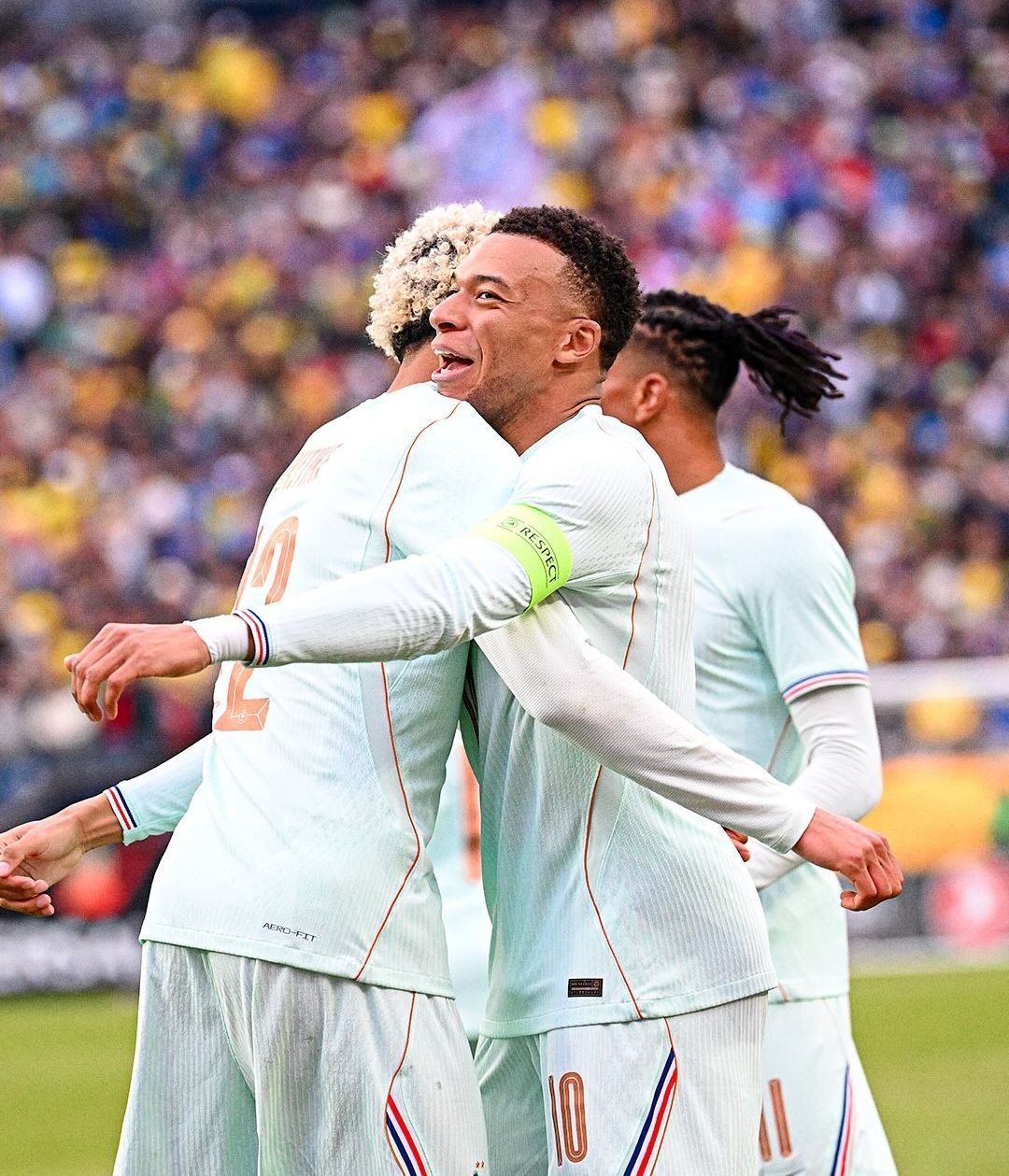 Com um a menos, França vence o Brasil por 2×1 em amistoso
