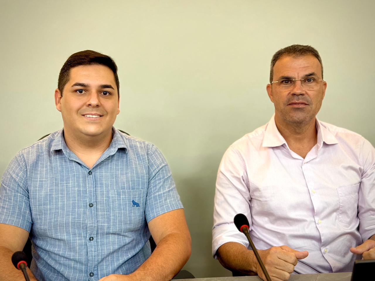 Presidente da Câmara, Carlos André, lidera marco histórico com conclusão do PCCR do Legislativo Presidente da Câmara, Carlos André, lidera marco histórico com conclusão do PCCR do Legislativo