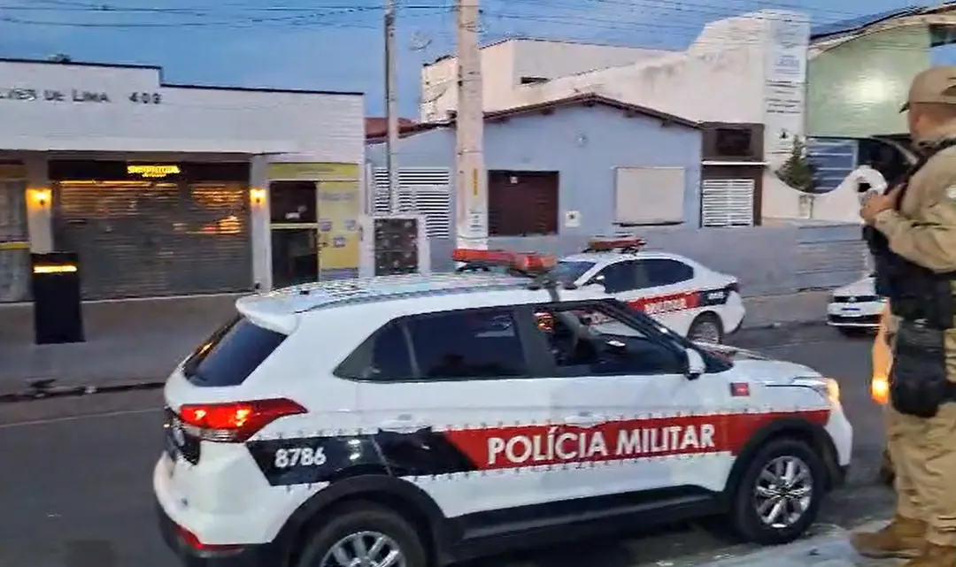 Homem tem casa invadida, é esfaqueado e morre no hospital em São José de Piranhas