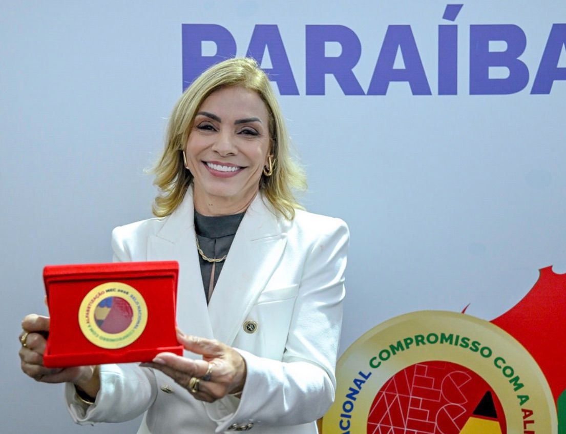 Selo Ouro do MEC é entregue para Prefeitura de Queimadas/PB por compromisso com a alfabetização 2026