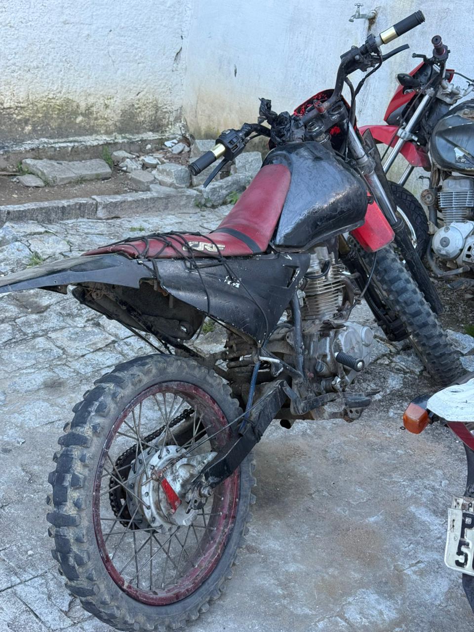 Suspeito é preso por adulteração veicular e outros crimes em CG Suspeito é preso por adulteração veicular e outros crimes em CG