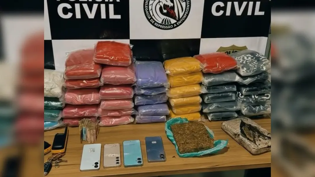Homem procurado por roubo a banco é preso com drogas no bairro da Glória