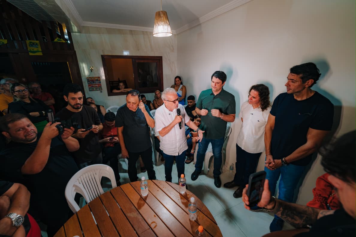 Cícero Lucena defende universalização do Pé de Meia para estudantes do Ensino Médio da Rede Estadual durante encontro com apoiadores em João Pessoa