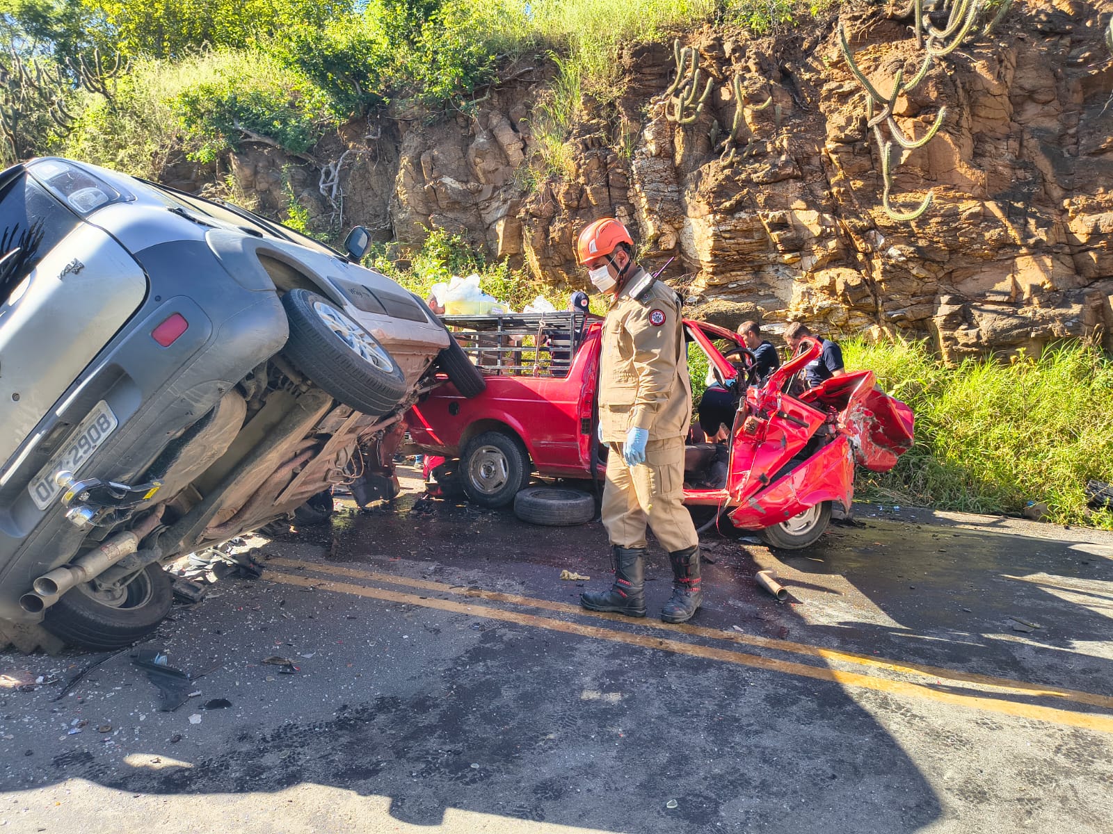 Dois homens ficam feridos após grave acidente na PB-148 entre Boqueirão e Caturité