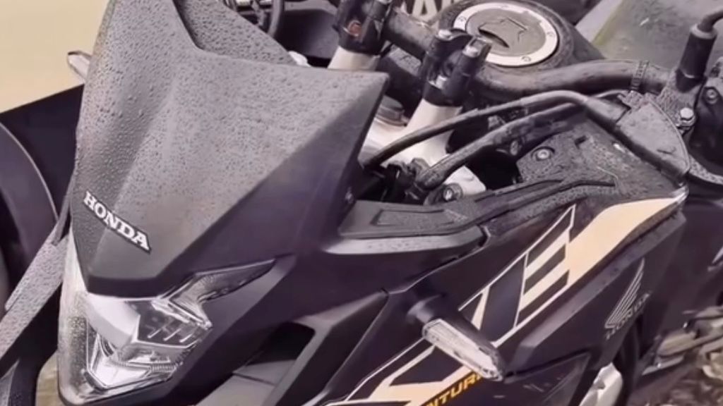 Moto comprada pela internet é apreendida após blitz da STTP em Campina Grande Moto comprada pela internet é apreendida após blitz da STTP em Campina Grande