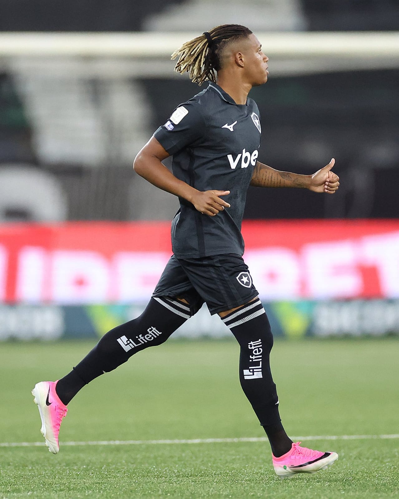 Danilo pede permanência no Botafogo e descarta transferência para a Rússia