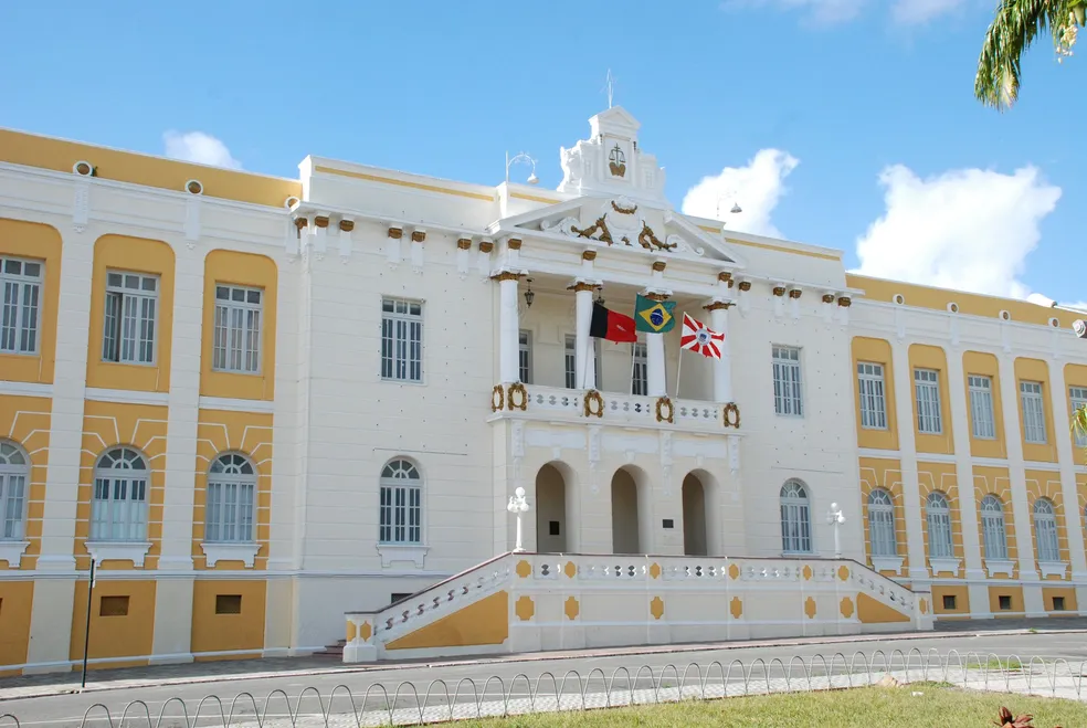 Justiça da Paraíba proíbe adolescente de 13 anos de lucrar com conteúdo nas redes sociais
