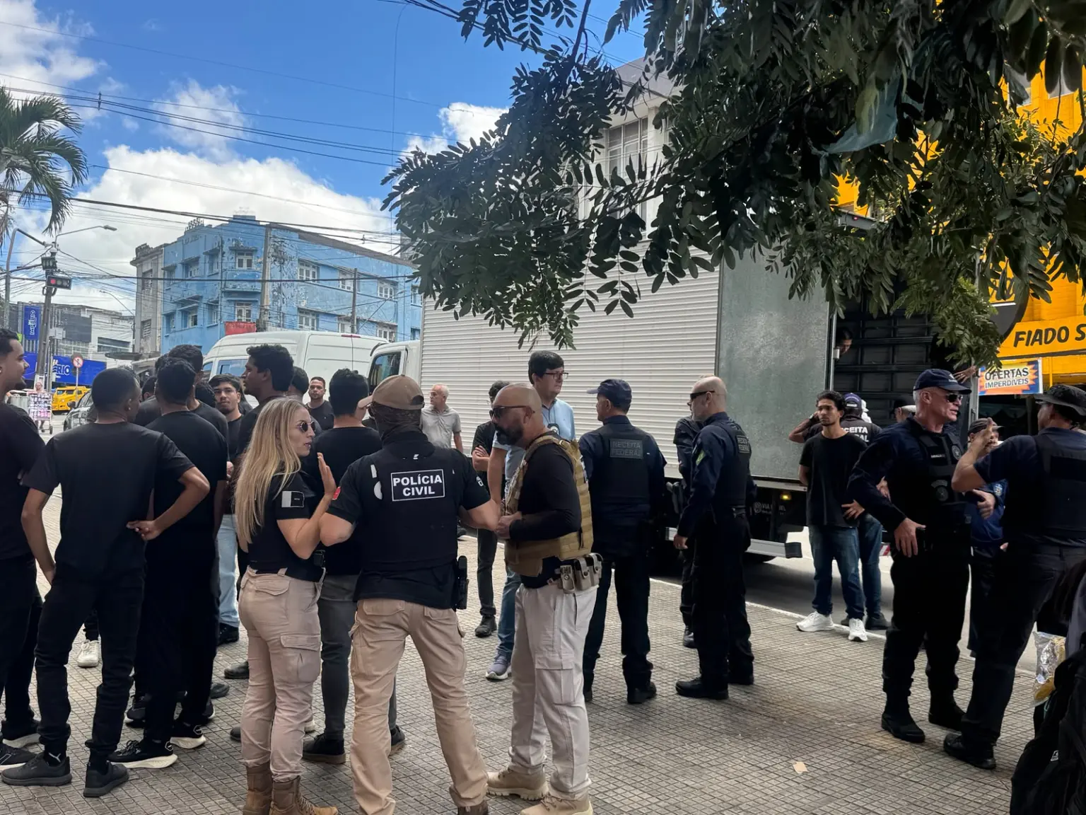Receita Federal e Polícia Civil realizam operação contra comércio irregular em Campina Grande