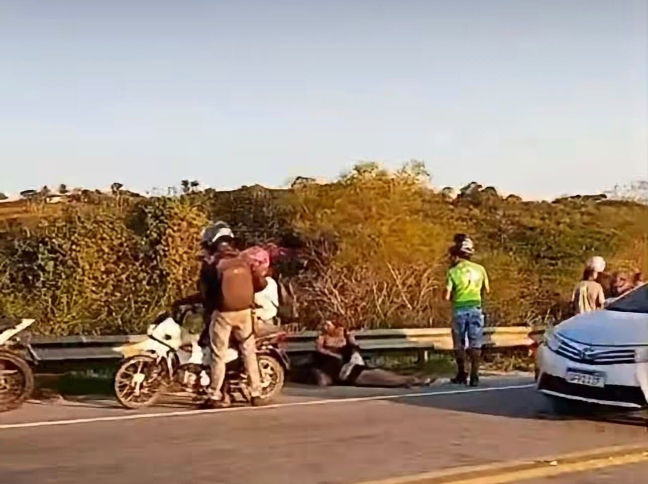 Motorista perde o controle, invade acostamento e atropela mãe e filha entre Lagoa de Roça e Esperança