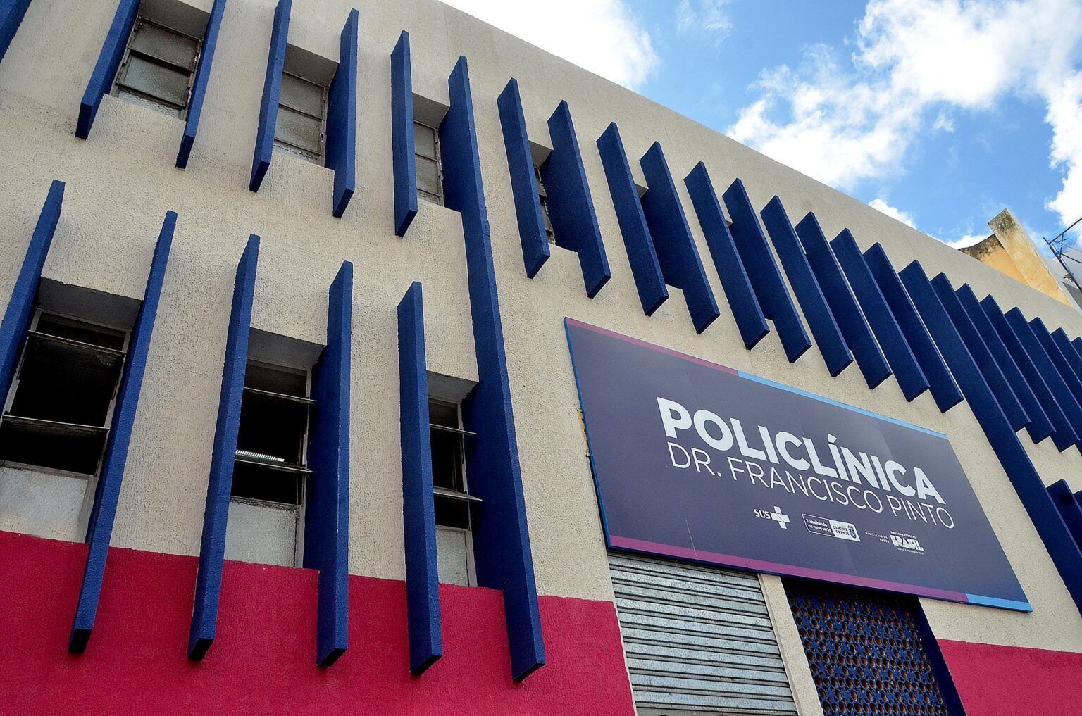 Atendimentos na Policlínica Francisco Pinto só devem ser retomados na próxima segunda-feira