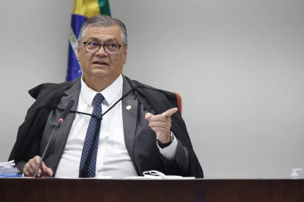 Dino determina anulação de emendas indicadas por dirigentes partidários sem mandato no Congresso