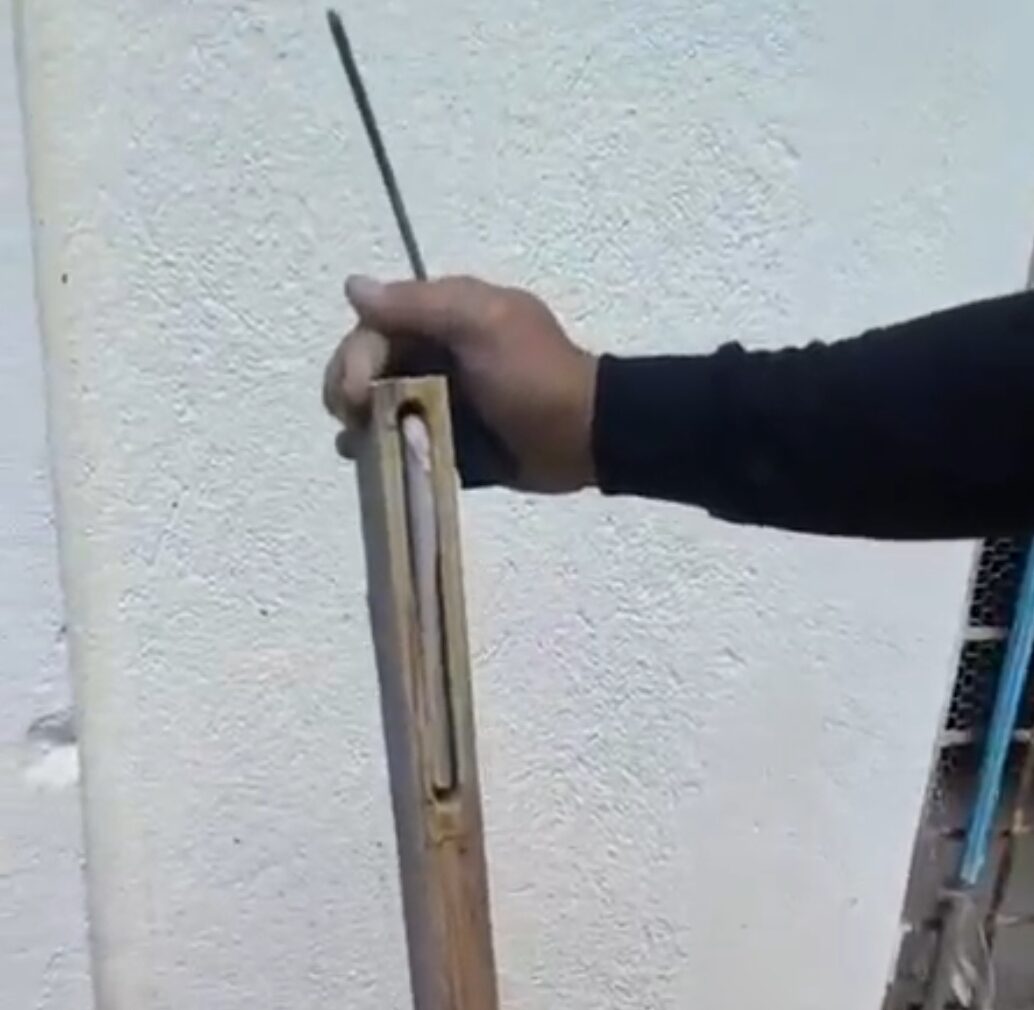 Polícia encontra celulares escondidos dentro de tábua em Patos/PB; material foi achado perto de presídio