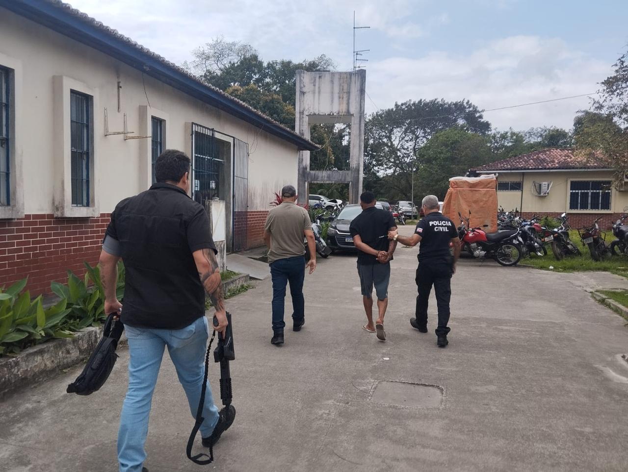 Homem é preso na Bahia após tentar matar paraibana a facadas no Rio de Janeiro