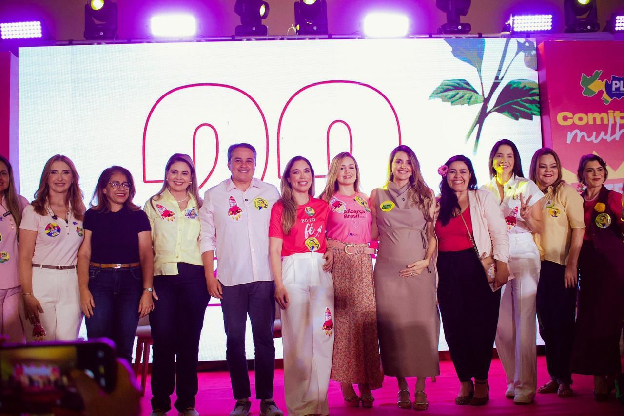 Efraim propõe crédito e autonomia financeira para mulheres vítimas de violência durante evento do PL Mulher de Campina Grande