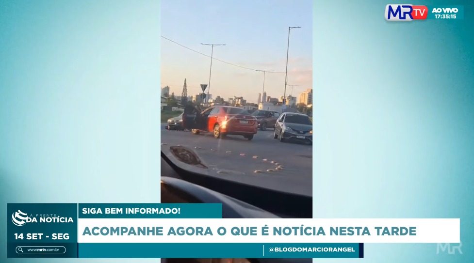 Colisão entre carro e moto deixa pessoa ferida, em Campina Grande/PB Colisão entre carro e moto deixa pessoa ferida, em Campina Grande/PB