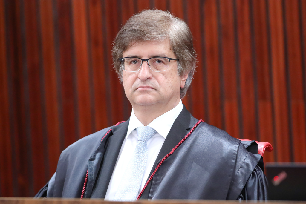 Delegados da PF querem afastamento de Paulo Gonet do caso Banco Master Delegados da PF querem afastamento de Paulo Gonet do caso Banco Master